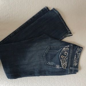 Light washed light weight jeans